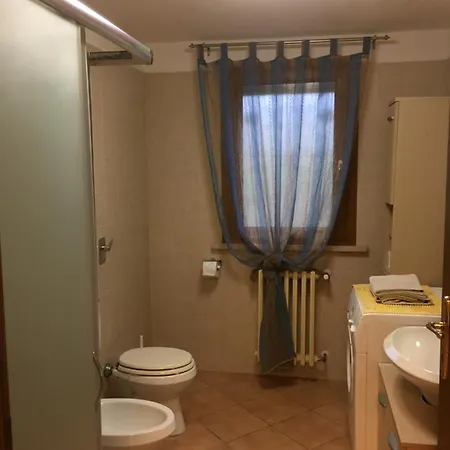 House بيت خشبي
